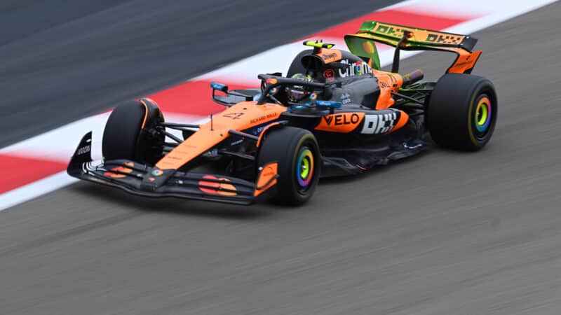 Lando Norris lidera primeiro dia de&nbsp;Pré-Temporada
