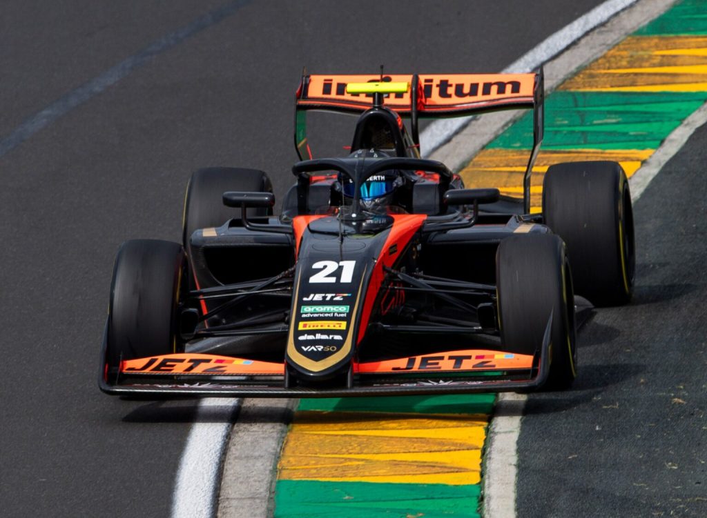 Ramos segura Stenshorne e vence Sprint Race caótica em&nbsp;Melbourne